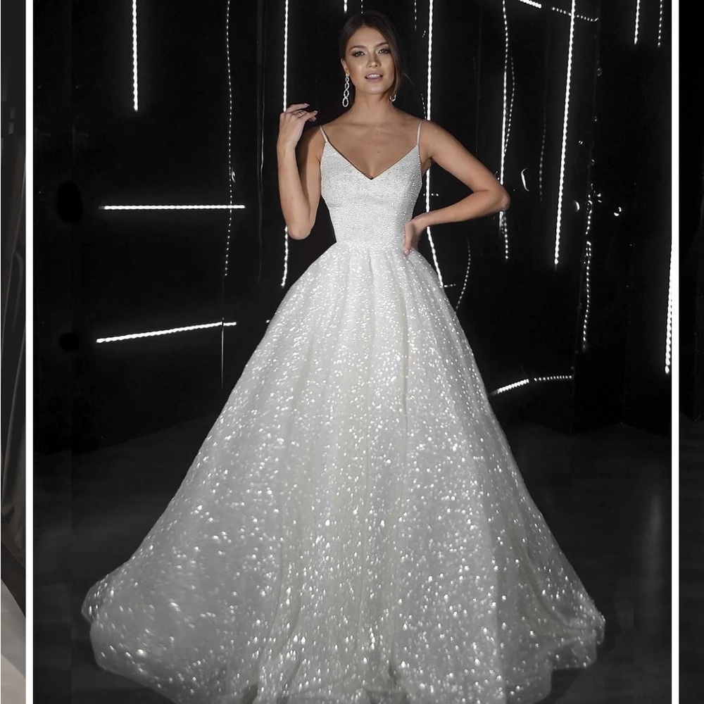 Elegant White Sparkle Ball Gown Wedding Dress